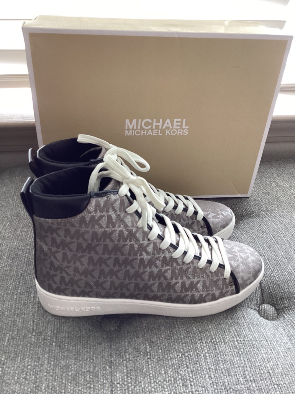 MICHAEL MICHAEL KORS Women's Edie Lace-Up High-Top Sneakers, size 7 - Picture 7 of 8